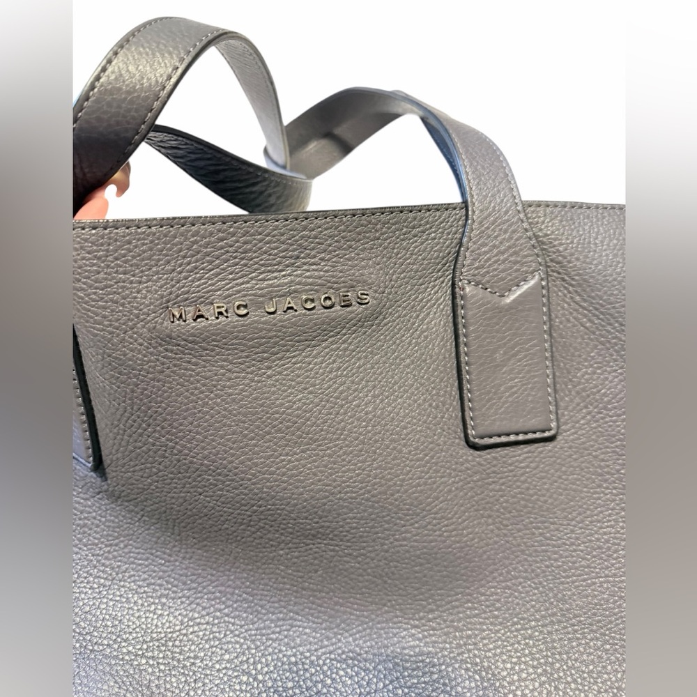 💚Marc Jacobs Elegant Gray Leather Tote Bag. EUC - Picture 4 of 8